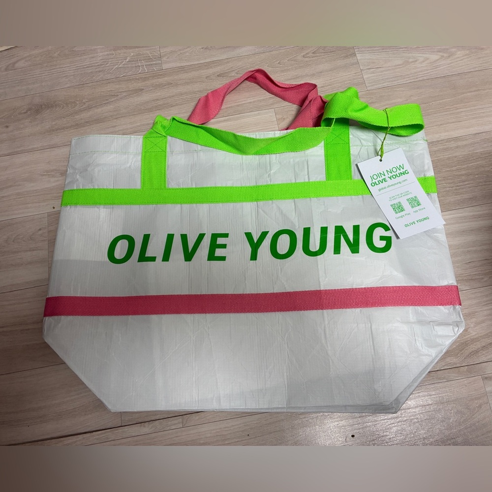 Olive Young Tote Bag NWT